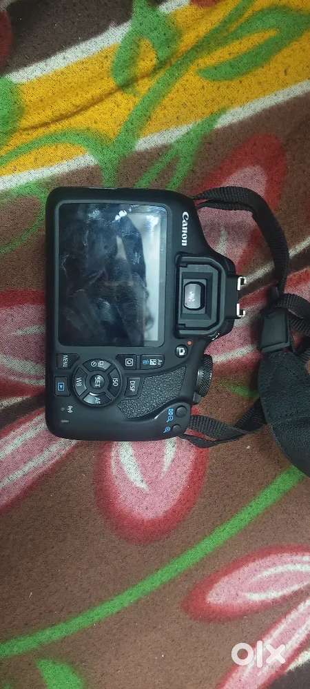 Canon 1500D, 18-55mm, lens 55-250mm lens,2 battery's 1 memory card