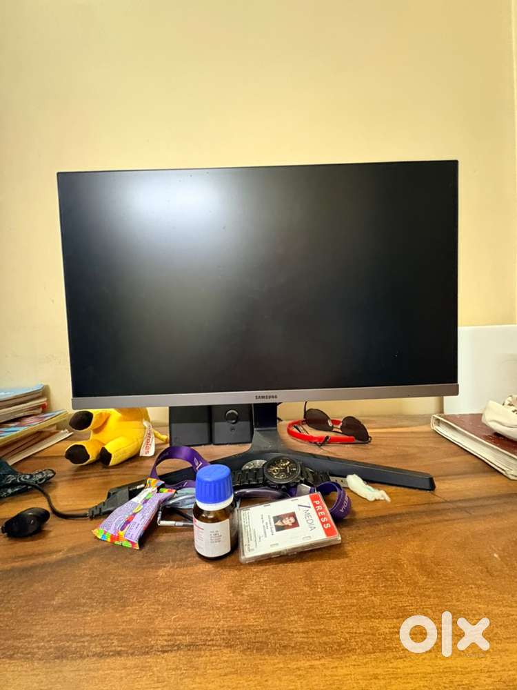 Sale my  computer wirh table