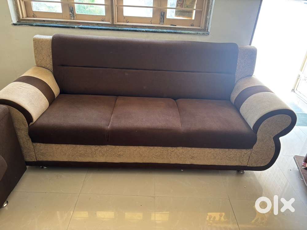 Single sofa
