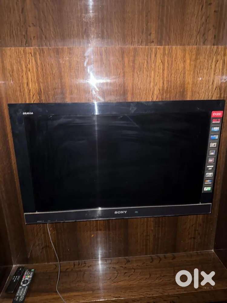 Sony Bravia EX 300 32 inch LCD TV
