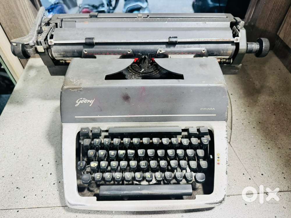 Godrej Prima English Brief Typewriter