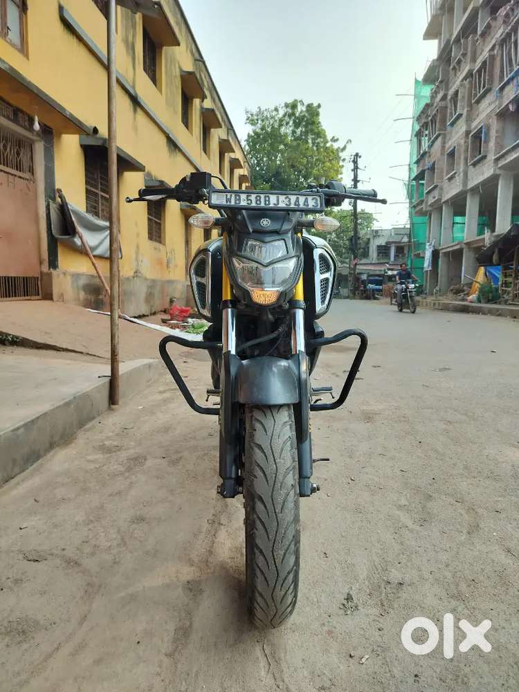 Yamaha fzs dark night color