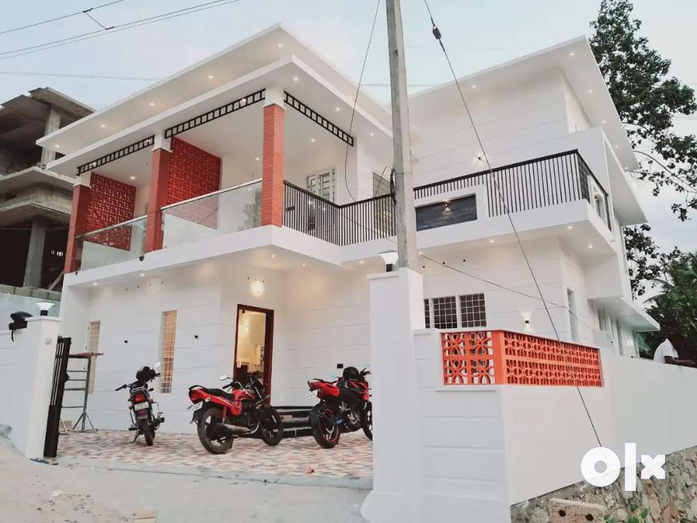 New house for sale at powdikonnam 2100 sq 5.5 cent 4 bhk 75 lkh negoti