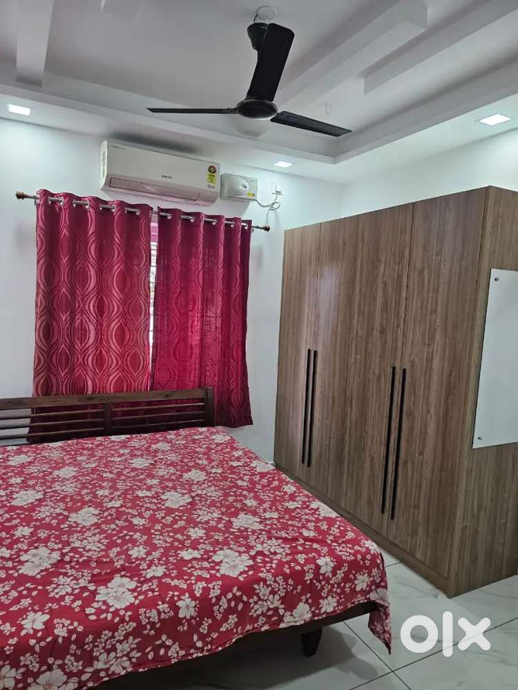 Furnished Two bhk for rent at kaloor for bachilaurs only