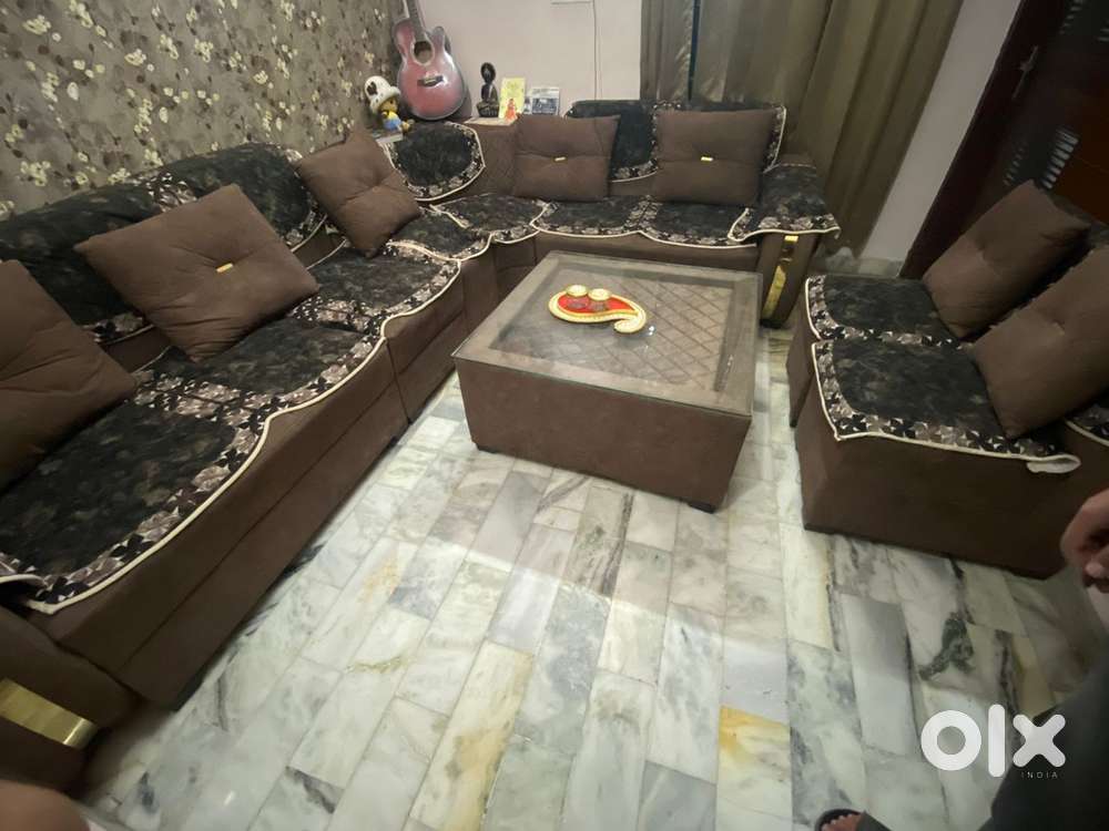 7 seater sofa with table