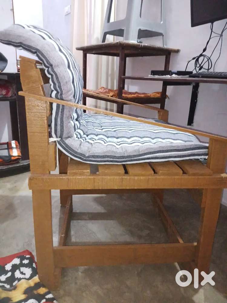 CHAIR (KURSI _ कुर्सी) ..