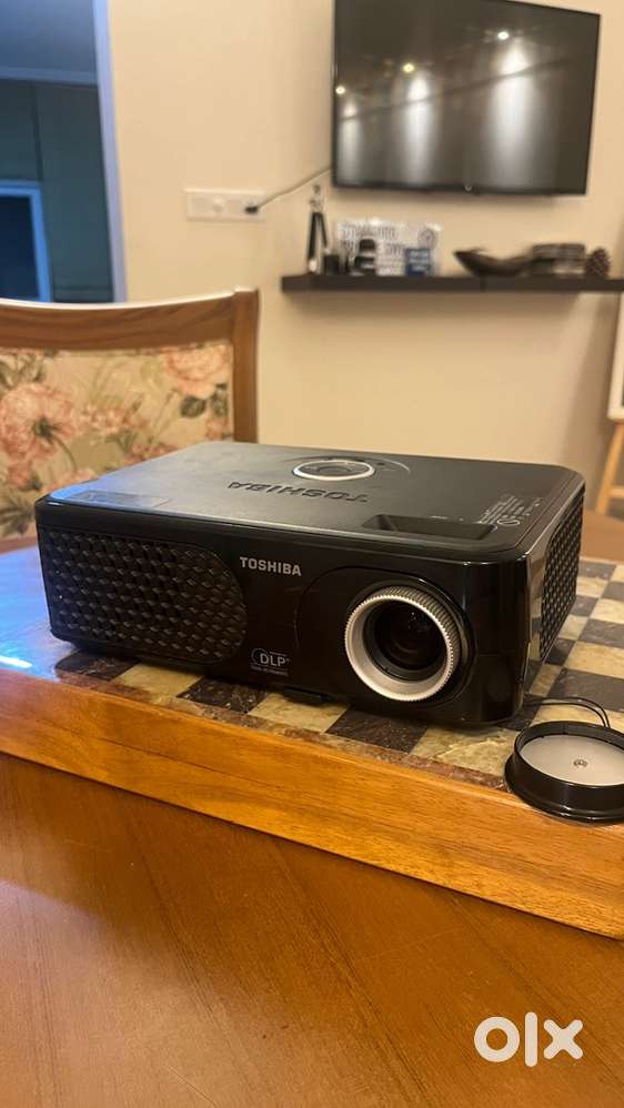 Toshiba Projector Full HD for Home/Office
