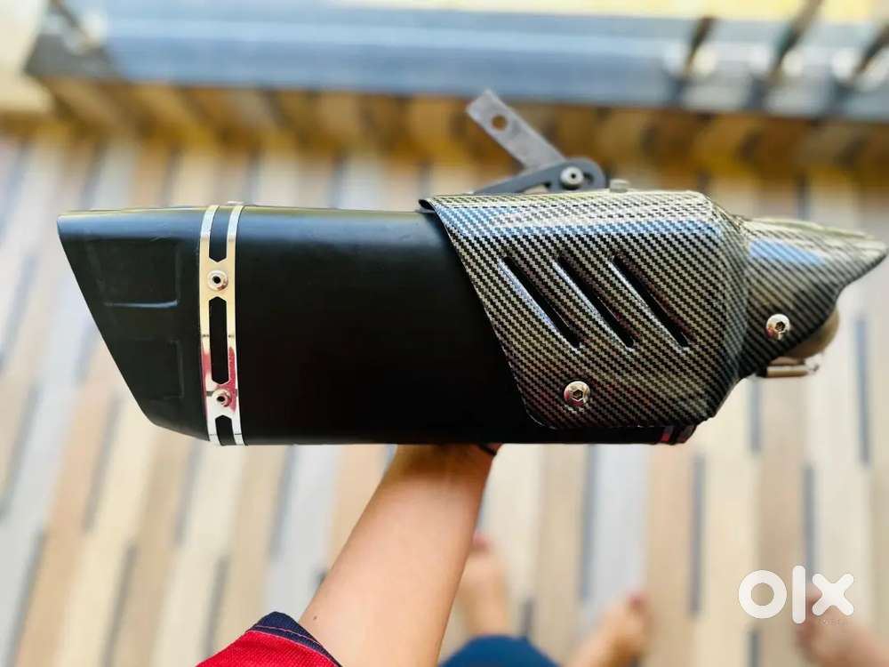 AKRAPOVIC FULL BLACK CARBON SHIELD EXHAUST DOMINAR BEND PIPE BS6