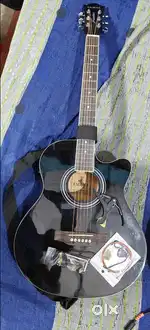Full-Size Rosewood Guitar (Black) + Free Course with All Accessories