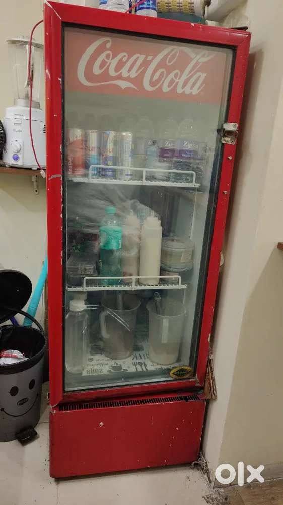 COMMERCIAL FRIDGE