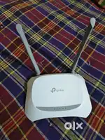 TP-LINK routers 300MBPS with charger