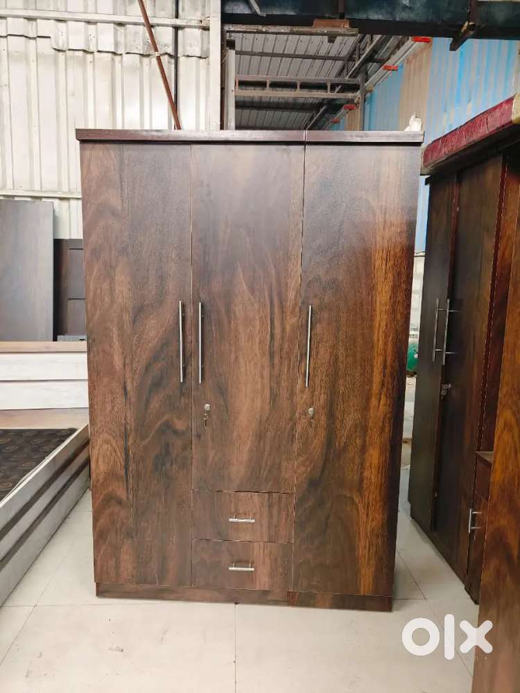 NEW 3 DOOR WARDROBE IN VARIETY OF OPTIONS