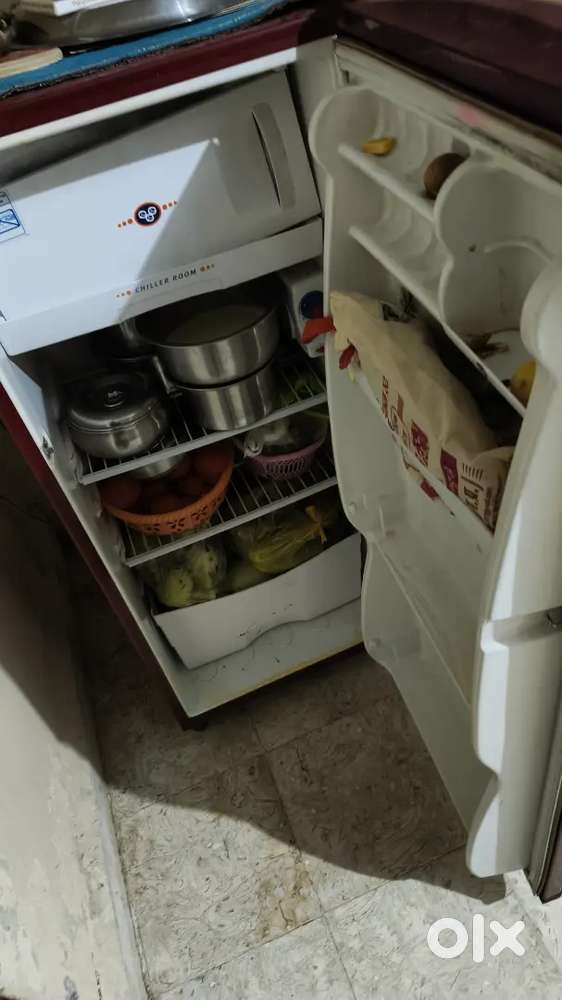Whirlpool firdge 165L in 3000rupees