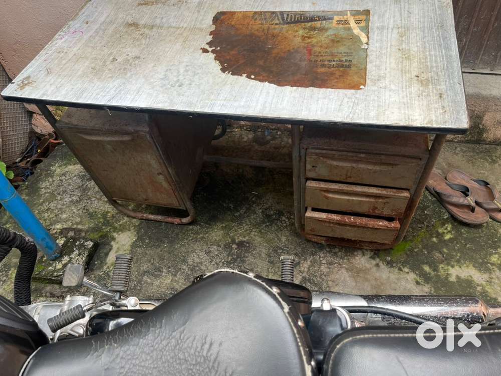 Study and office table