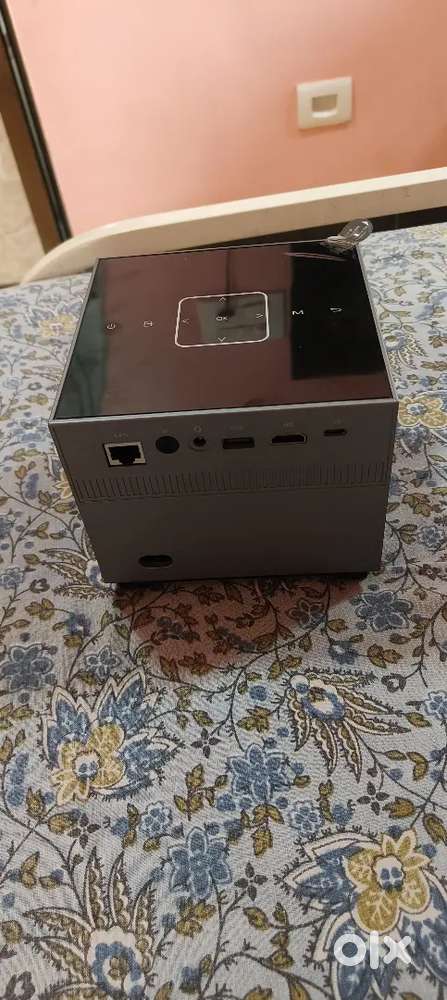 XNANO PROJECTOR BRAND NEW BOX PACK