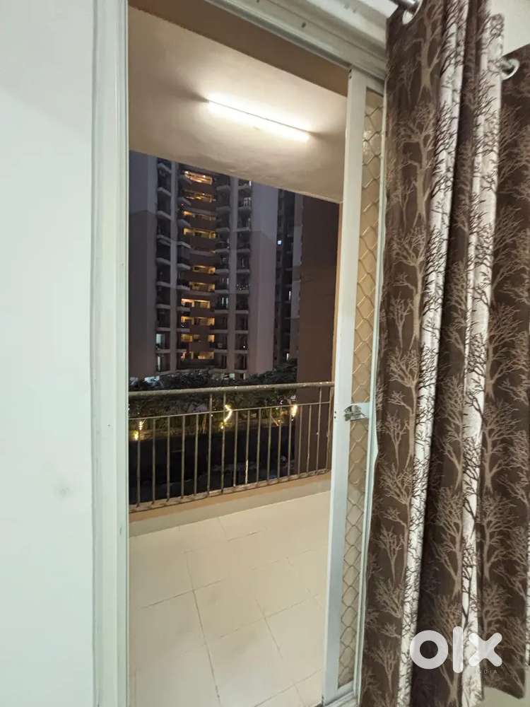 Preoccupied flats available for rent in Gaur City