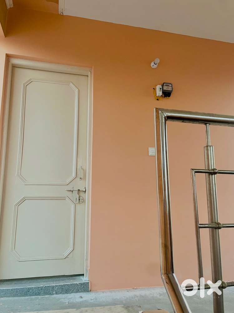 1BHK flat only allow girls and families