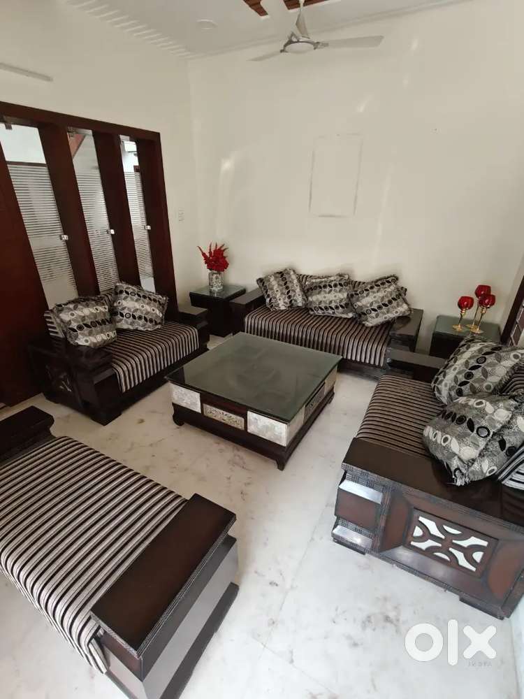 9 Seater sofa with center table and 2 side tables