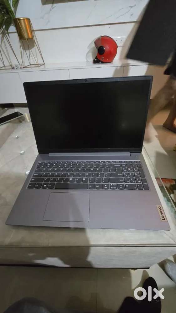 Lenovo v15
