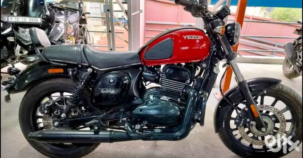 Yezdi roadster 311cc red cruiser meteor