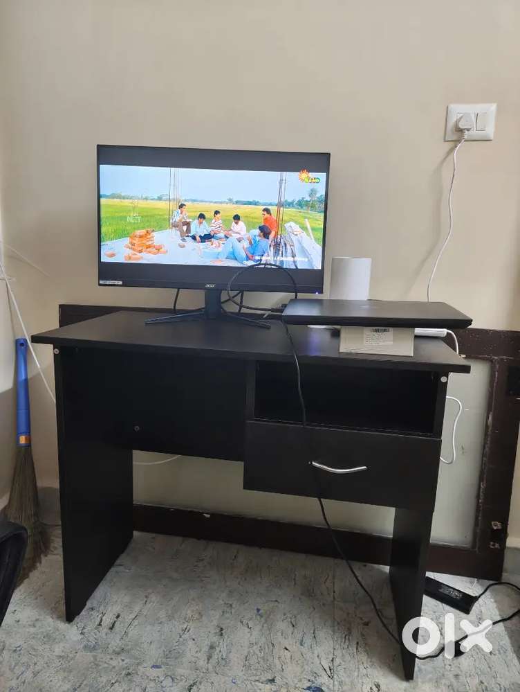 Acer Nitro VG271U Pbmiipx 27 WQHD Monitor ( brand new) just bought.