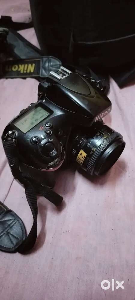 Nikon d800e with 28-300 & 50 mm & 4 battery
