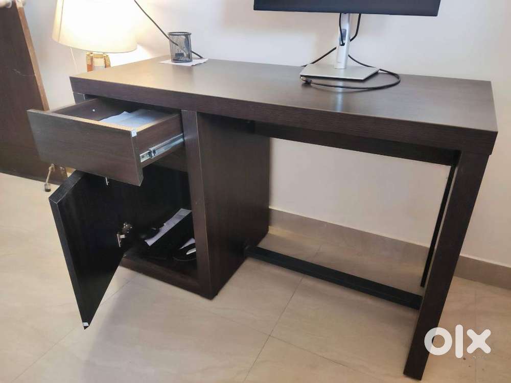 Solid Wood Computer Table / Study Desk – Excellent Condition–Manikonda
