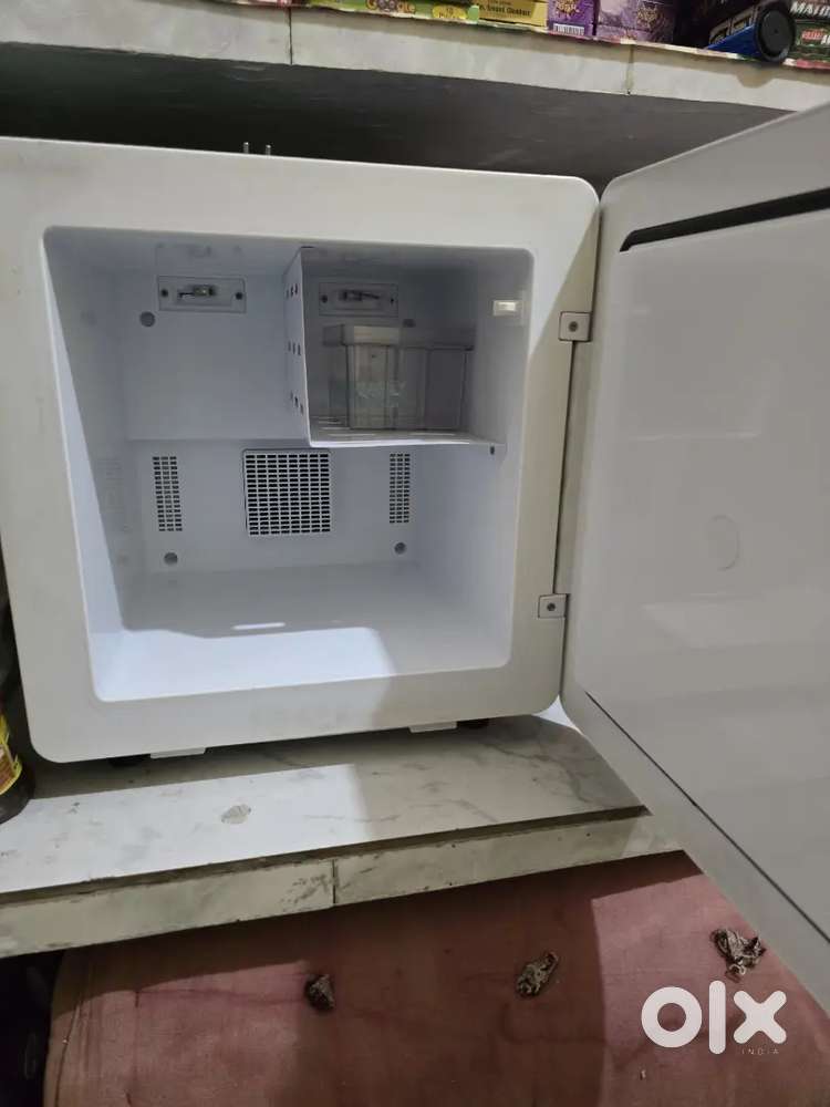 REFRIGERATOR BRAND NEW