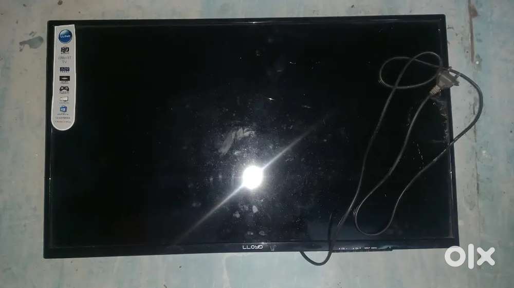 Lloyd smart TV 36 inc