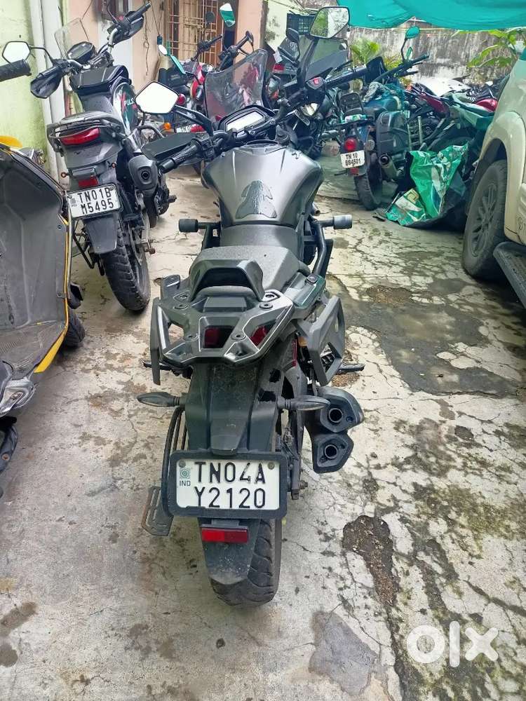 Bajaj Dominar 400cc show room condition