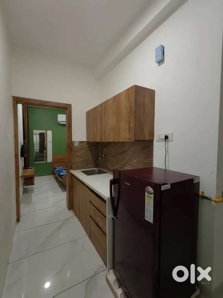 Fully Furnished 1Rk Zero Brokarege!! Near Bombay Hospital Square