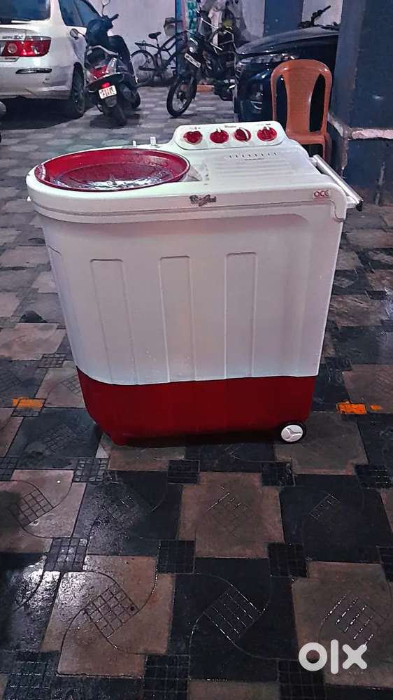 Whirpool 8kg Semi automatic washing machine available for sale