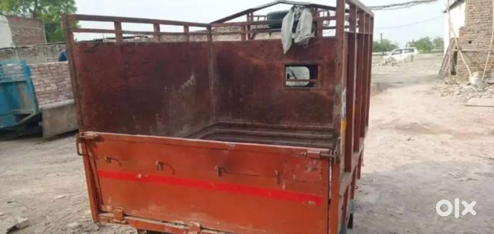 Excellent condition bajaj maxima c pick up all paper okay