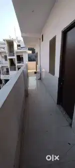 One Roomate required