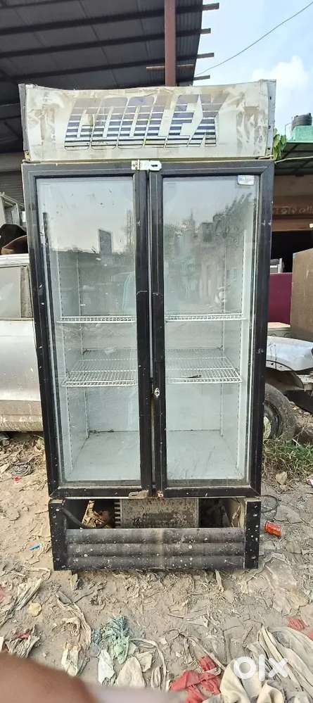 Commercial REFRIGERATOR 600 liters