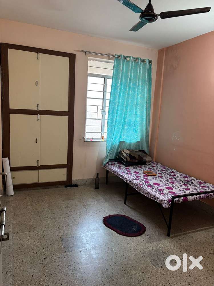 Independent 2 BHK Flat – One Female Flatmate Wanted