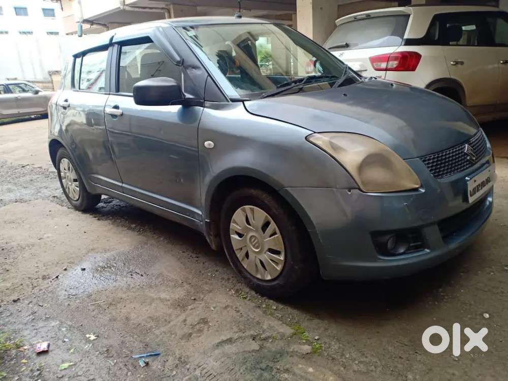 Maruti Suzuki Swift 2006 CNG & Petrol 60000 Km Driven