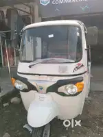 Piaggio ultra model 200+ milega