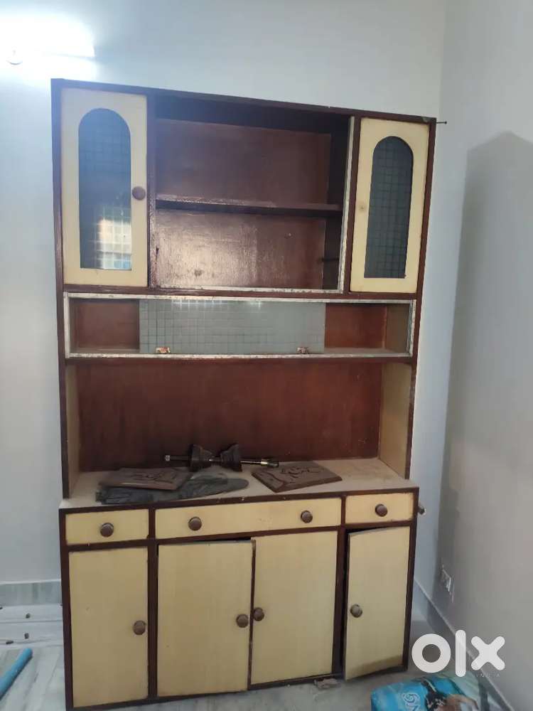 Almira with more cabinet