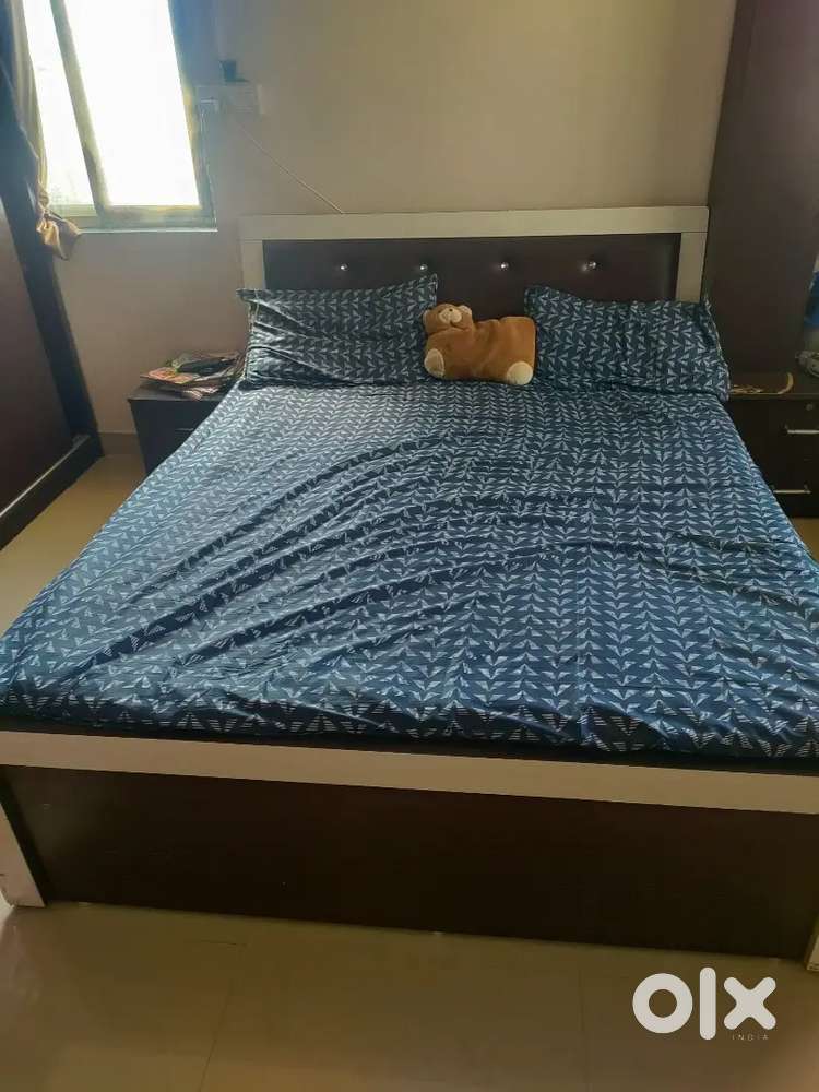 Bed with Storage 6'×5' with matrices