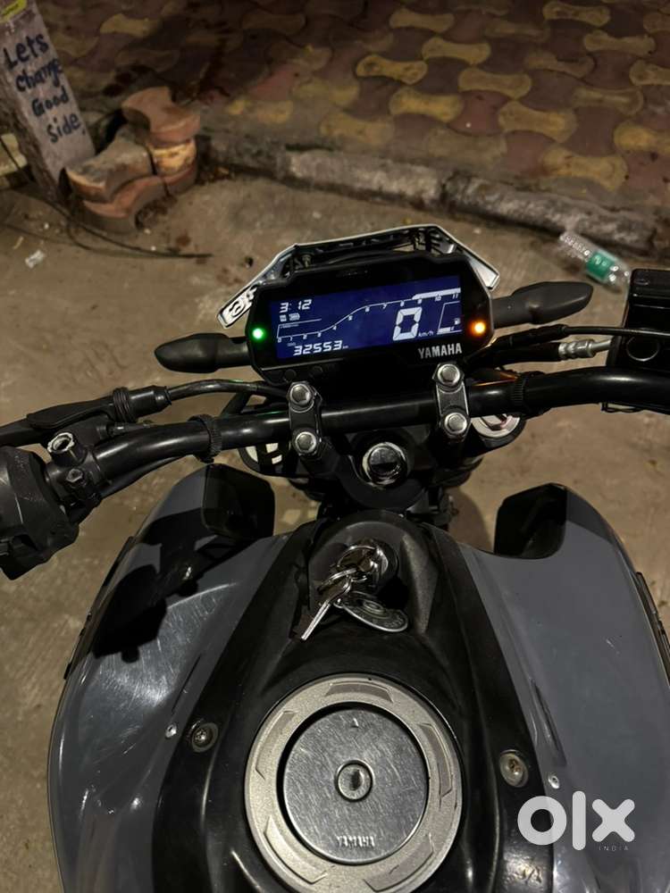 Yamaha FZ v4