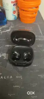Noise earbud case
