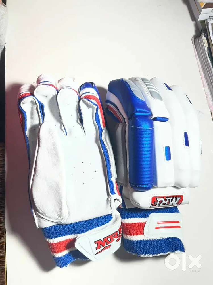 Mrf virat kohli edition batting gloves.