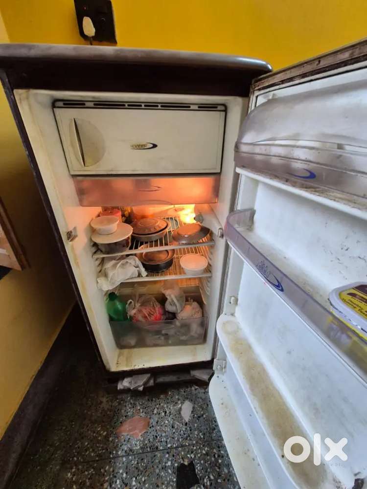 Two house hold refrigerator urgently selling
