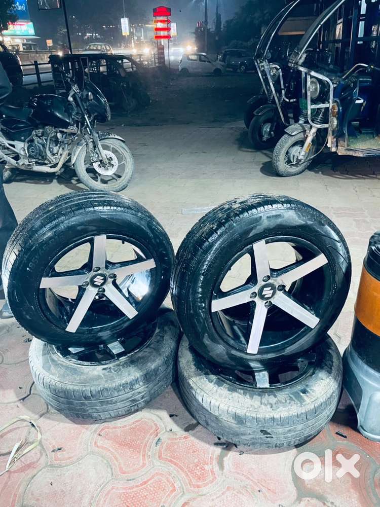 15 inch alloy with ceat tyre