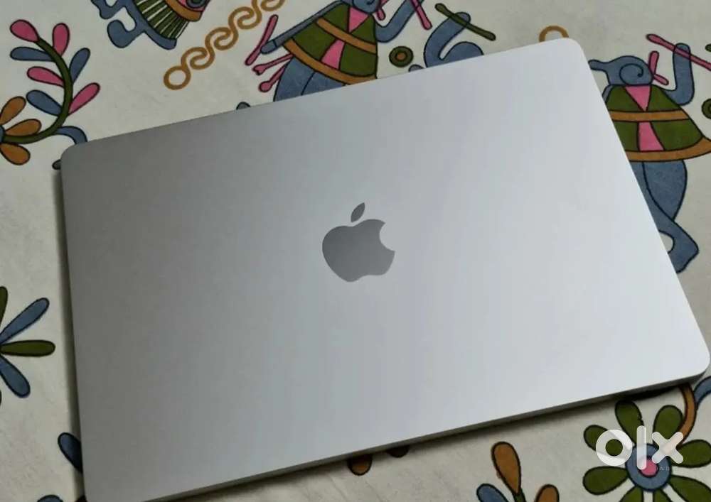 MacBook pro 15.4 inch Retina display late 2017