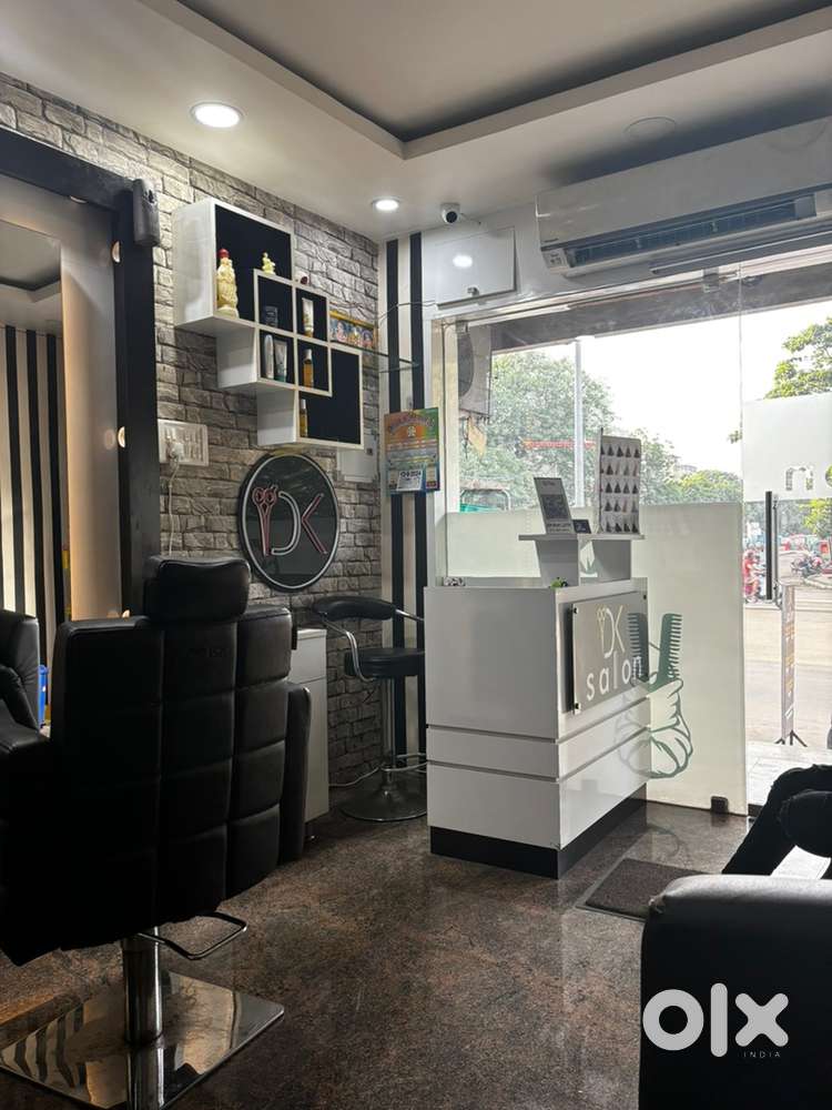 Male hair dresser