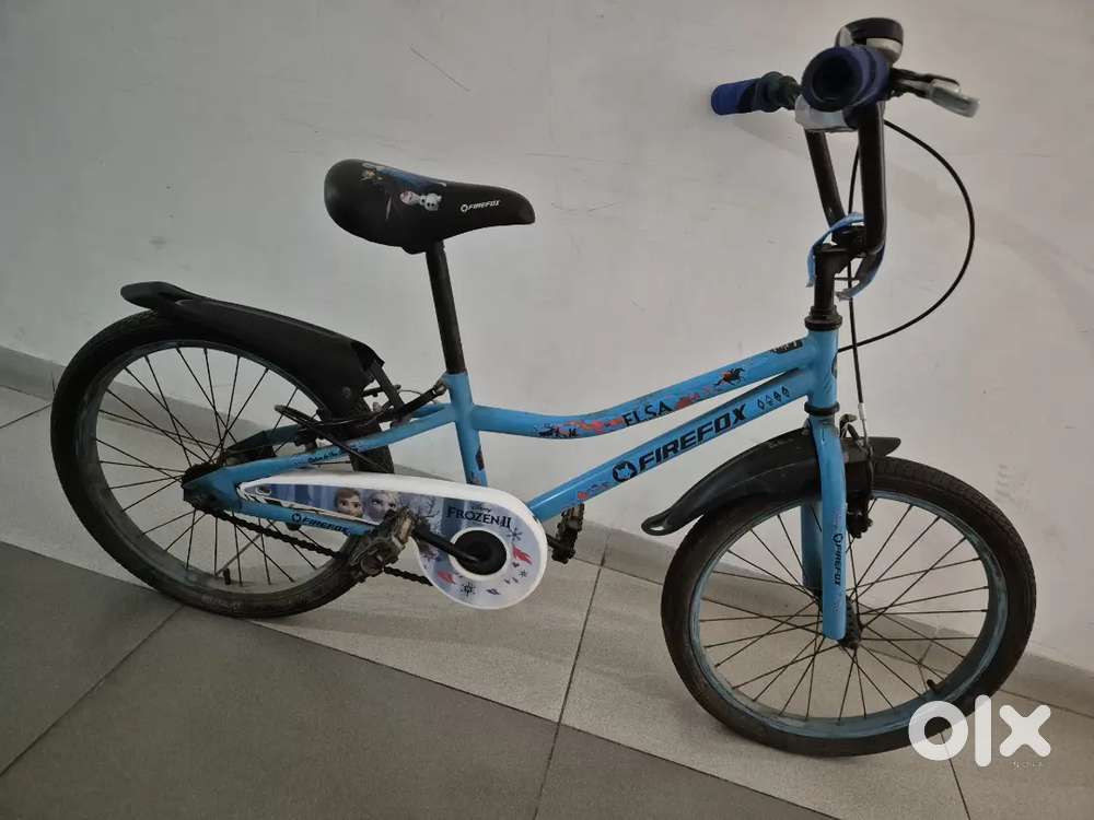 Firefox Elsa cycle and a school bag