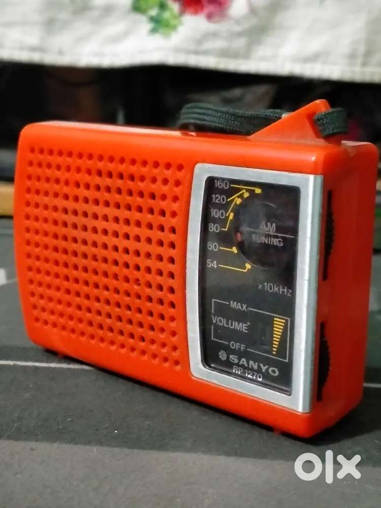 SANYO pocket radio