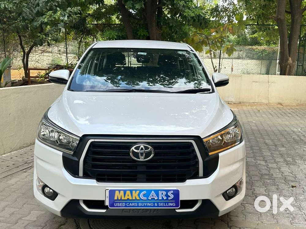 Toyota Innova Crysta 2.4 G Plus MT 8 STR, 2023, Diesel